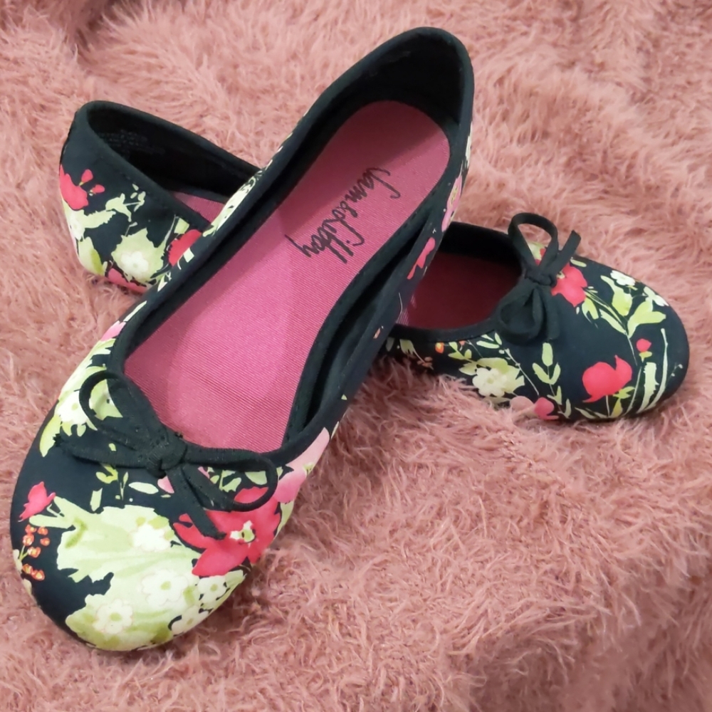 Sam & Libby Flats size 7